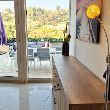 Dom wakacyjny Maison Avec Grande Terrasse Sur