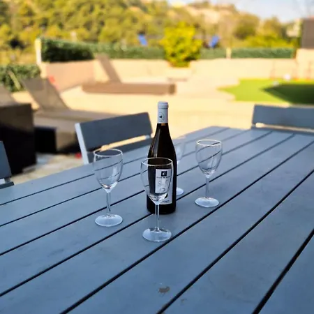 Maison Avec Grande Terrasse Sur Holiday home *